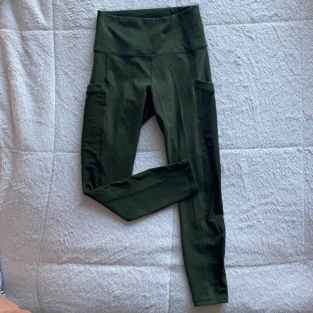 FABLETICS High Waisted 7/8 Legging w/Pockets&Mesh